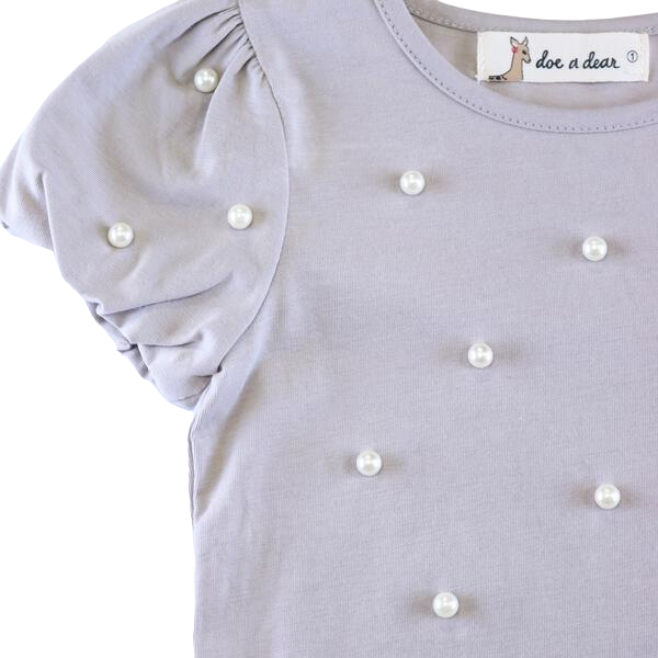 Camiseta con adornos de perlas: gris